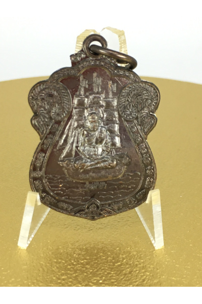 หลวงปู่ทวดหว้าทอง รุ่นเจ้าสัว หลังยันต์ 5 แถว อาจารย์หนู กันภัย สร้างถวายสำนักสงฆ์หว้ากอ กันตัง ตรัง ปี 2553 เหรียญเสมา เนื้อทองแดงรมผิว No. 104